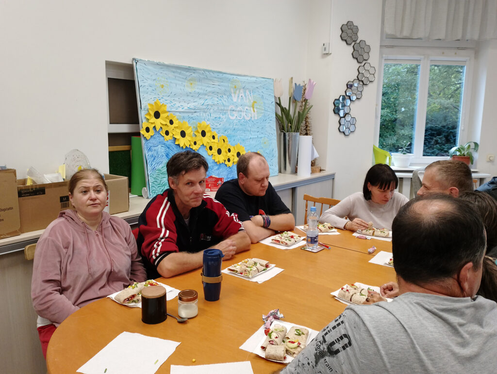W ramach Kręgów Wsparcia Klub Rodziców oraz Młodzieży PSONI Koło w Szczecinie, wspólnie z sąsiadami, asystentami i przyjaciółmi, spędzili popołudnie w kulinarnym klimacie.